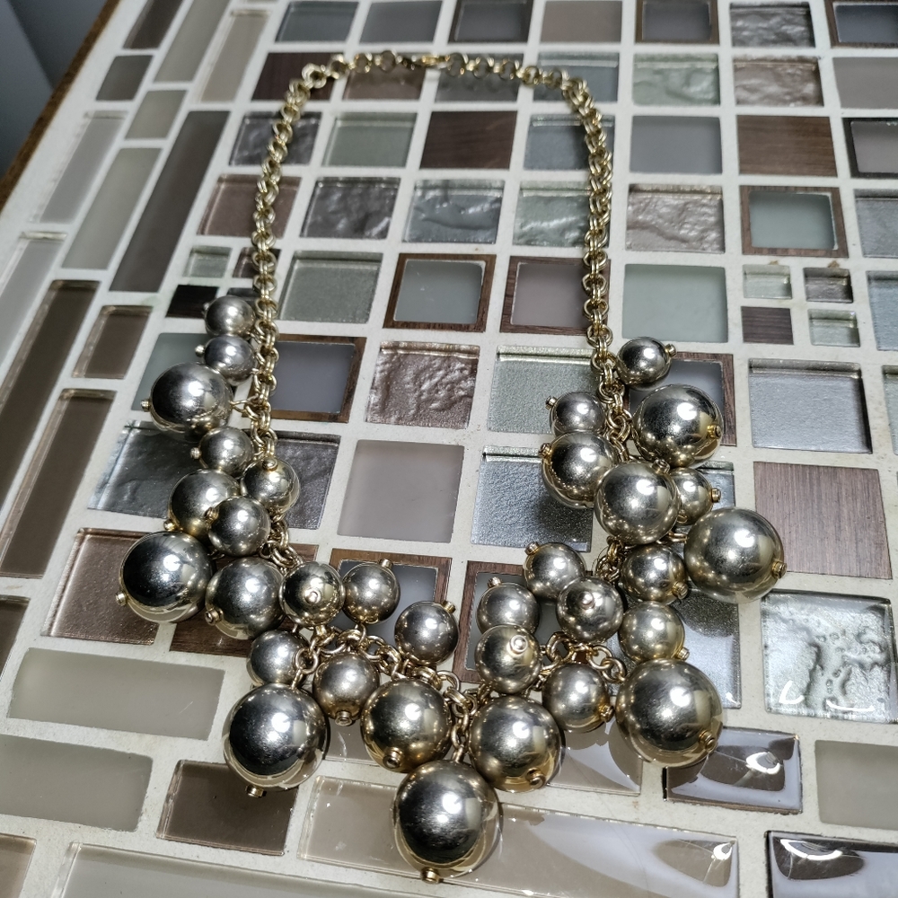Vintage Gold Ornament Necklace- cira 1965